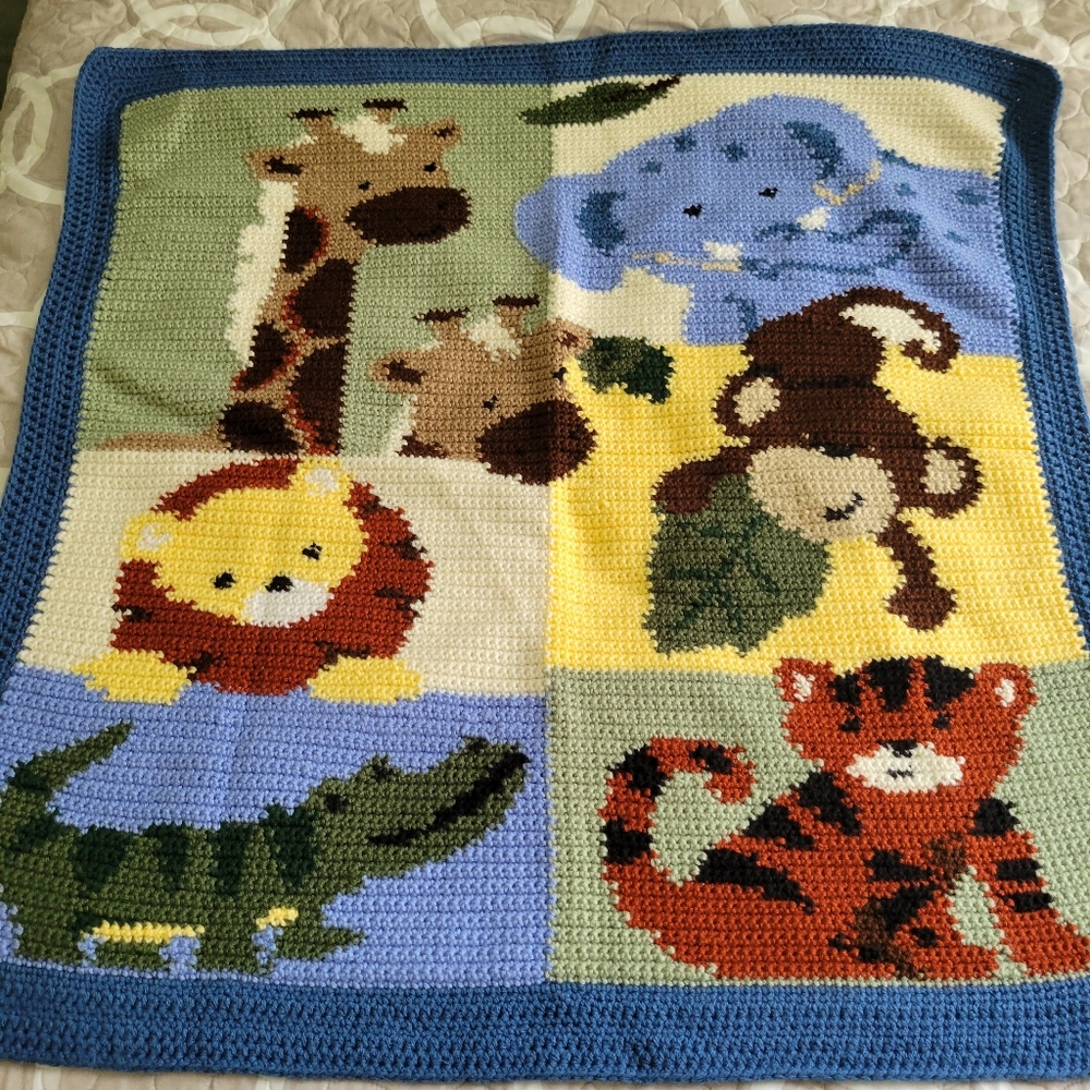 BEAUTIFUL HANDMADE KNIT APHGAN BLANKET ANIMAL THEME SIZE 37.5" X 35"